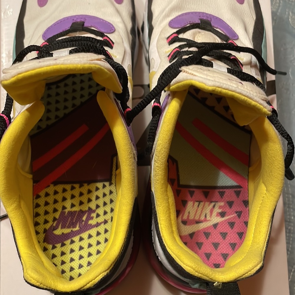 W Air Max 270 React. Statement Kicks. Wallflowers… - image 5